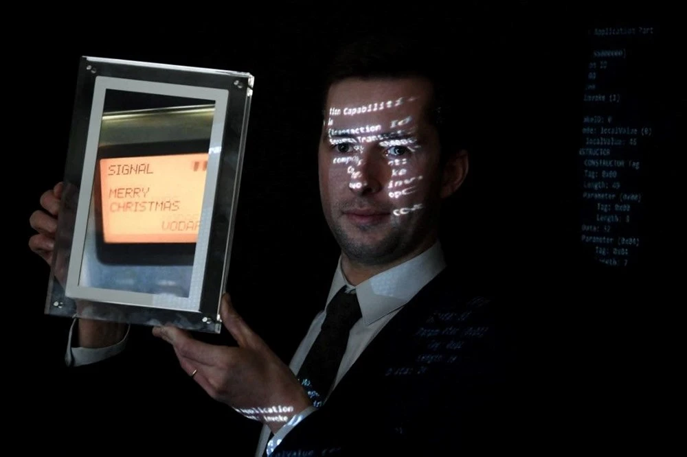 Dünyanın ilk kısa mesajı (SMS) NFT olarak satıldı! İlk kısa mesaj...